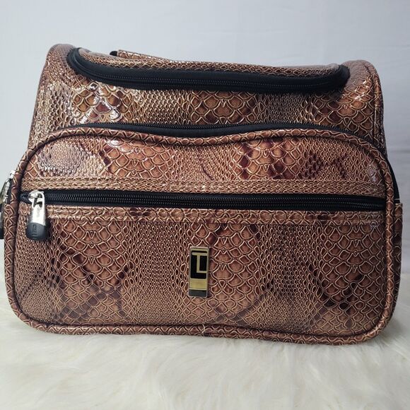 Travel Concepts Snakeskin Overnight Bag/Carry-on with Make-up Case - Picture 7 of 10